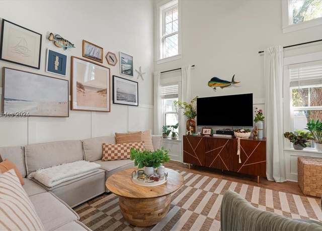 Property at 10 Old Stoney Ln, Hilton Head Island, SC 29926, 3 beds, 2.5 baths
