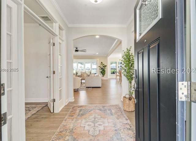 Property at 31 Ahoy Dr, Bluffton, SC 29910, 3 beds, 3 baths
