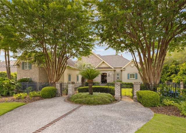 Property at 12 Turnberry Way, Bluffton, SC 29910, 5 beds, 5.5 baths