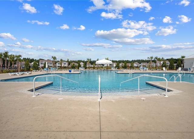 Property at 1358 Sanctum St, Ridgeland, SC 29936, 5 beds, 3 baths