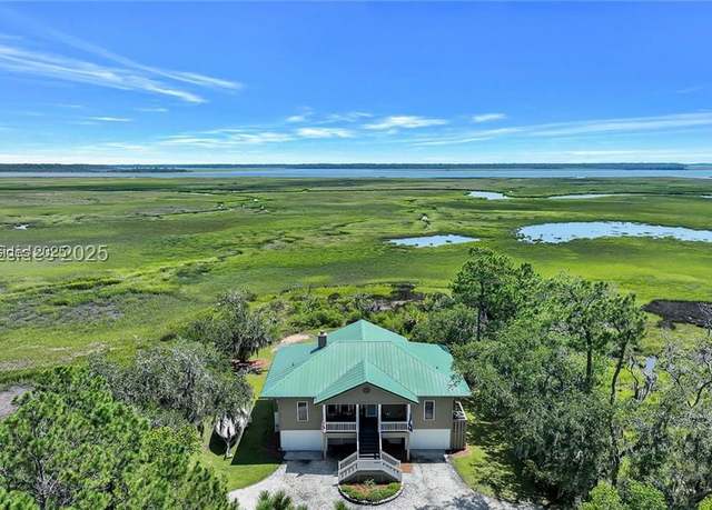 Property at 305 Cassique Creek Dr, Ridgeland, SC 29936, 3 beds, 2 baths