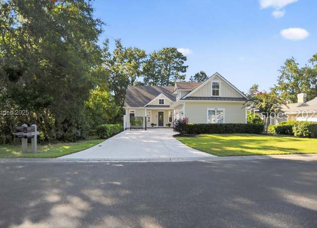 Property at 242 Club Gate, Bluffton, SC 29910, 4 beds, 4.5 baths