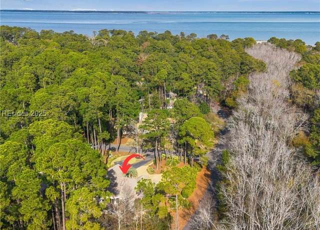 Property at 1 Hickory Knoll Pl, Hilton Head Island, SC 29926, 4 beds, 3.5 baths