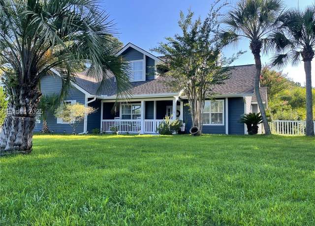 Property at 105 Besseleiu Ct, Bluffton, SC 29910, 4 beds, 2.5 baths