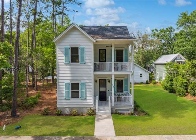 Property at 37 Park Sq S, Beaufort, SC 29907, 4 beds, 3 baths