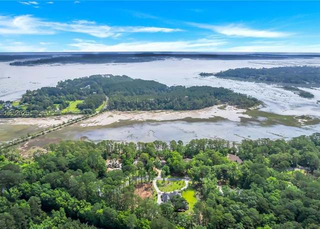 Property at 9 Spartina Cres, Bluffton, SC 29910, 3 beds, 2.5 baths