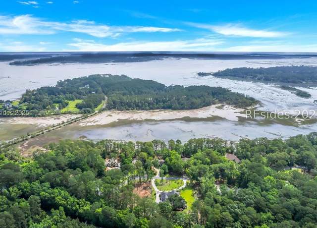 Property at 9 Spartina Cres, Bluffton, SC 29910, 3 beds, 2.5 baths