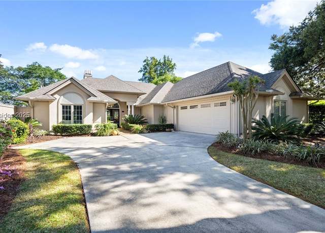 Property at 20 Country Club Ct, Hilton Head Island, SC 29926, 3 beds, 2.5 baths