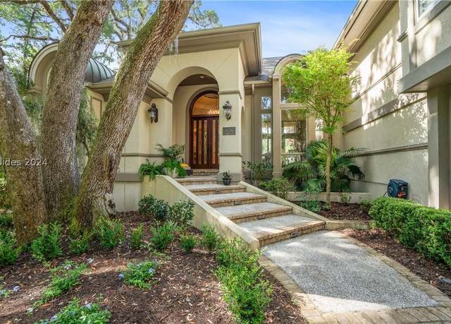 Property at 21 Cedar Ln, Hilton Head Island, SC 29926, 5 beds, 4.5 baths