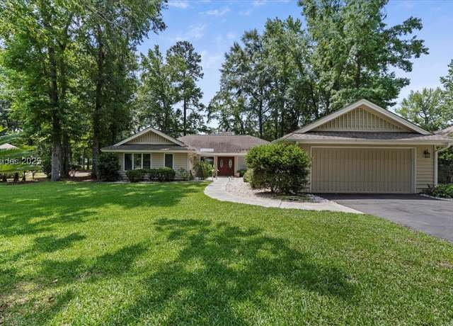 Property at 69 White Oaks Cir, Bluffton, SC 29910, 3 beds, 2.5 baths
