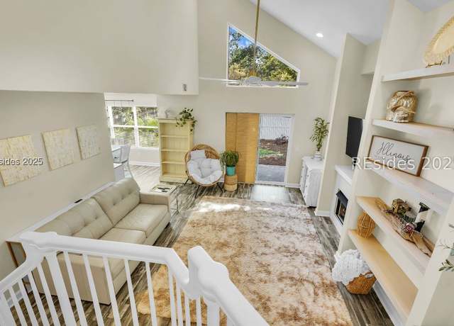 Property at 3 Lake Linden Ln #3, Bluffton, SC 29910, 3 beds, 2.5 baths