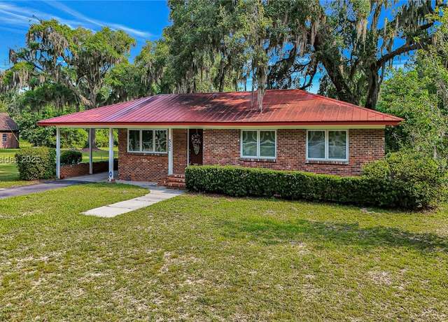 Property at 521 May River Rd, Bluffton, SC 29910, 3 beds, 1.5 baths