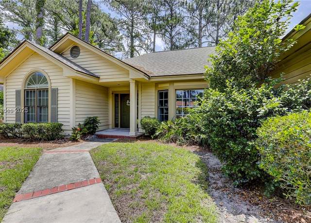 Property at 5 Honey Locust Cir, Hilton Head Island, SC 29926, 3 beds, 2.5 baths