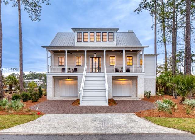 Property at 342 Corley St, Bluffton, SC 29910, 4 beds, 4.5 baths