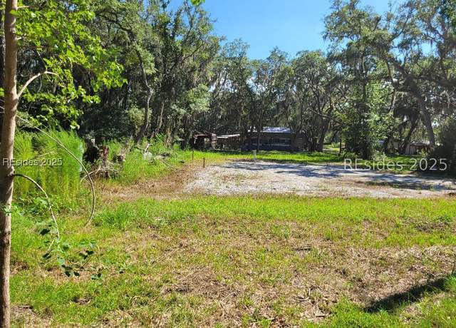 Property at 5 Mosse Rd, St Helena Island, SC 29920