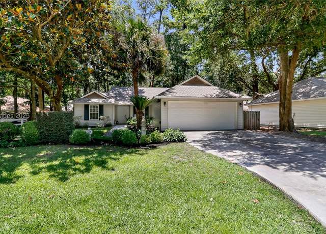 Property at 39 Monticello Dr, Hilton Head Island, SC 29926, 3 beds, 2 baths