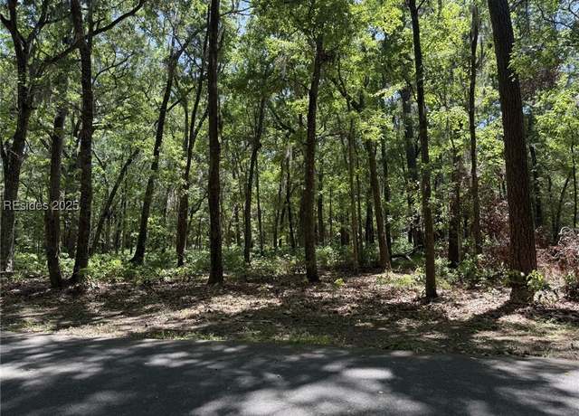 Property at 18 Masters Dr, Daufuskie Island, SC 29915