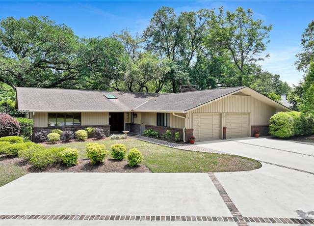 Property at 5 Bertram Pl, Hilton Head Island, SC 29928, 3 beds, 2.5 baths
