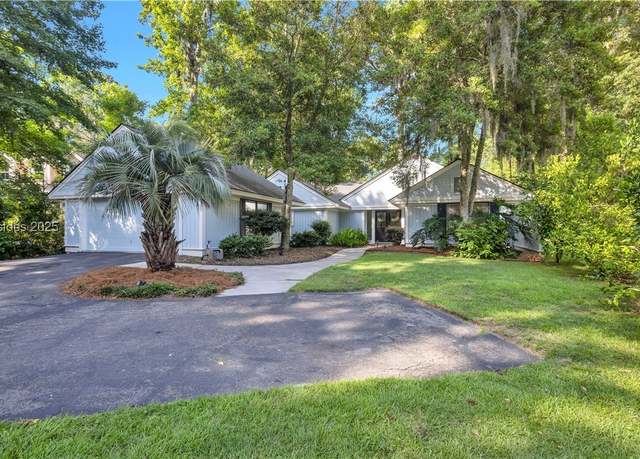 Property at 60 Edgewood Dr, Hilton Head Island, SC 29926, 4 beds, 3 baths