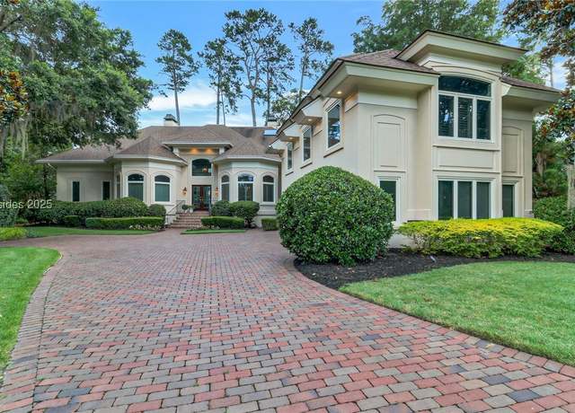 Property at 48 Richland Dr, Bluffton, SC 29910, 5 beds, 4.5 baths