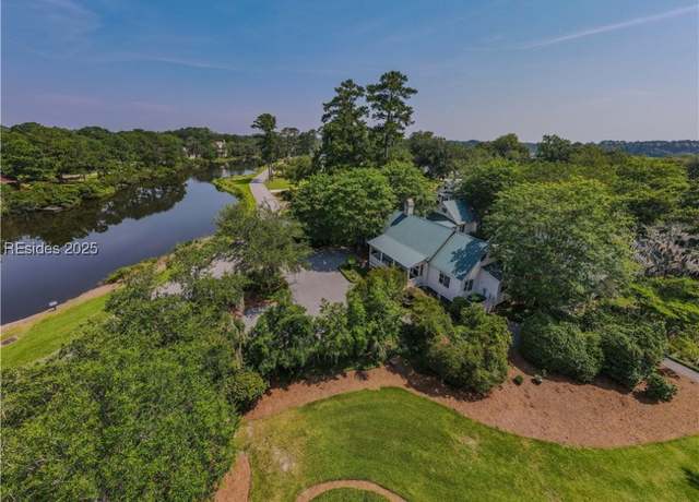 Property at 4 Carrier Blf, Bluffton, SC 29909, 4 beds, 4.5 baths
