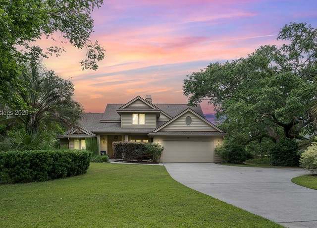 Property at 6 Fairlawn Ct, Hilton Head Island, SC 29926, 3 beds, 2.5 baths
