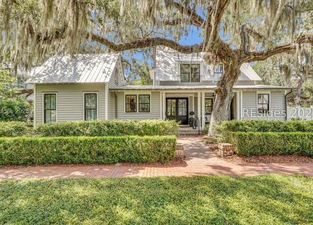 Property at 622 Old Palmetto Bluff Rd, Bluffton, SC 29910, 3 beds, 3.5 baths