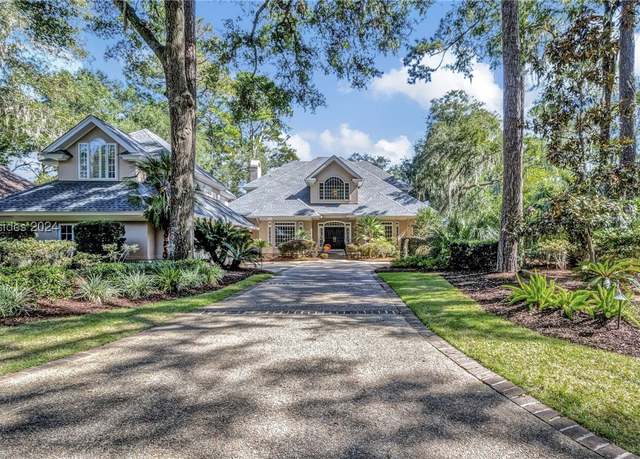 Property at 13 Ashley Hall Dr, Bluffton, SC 29910, 4 beds, 4.5 baths
