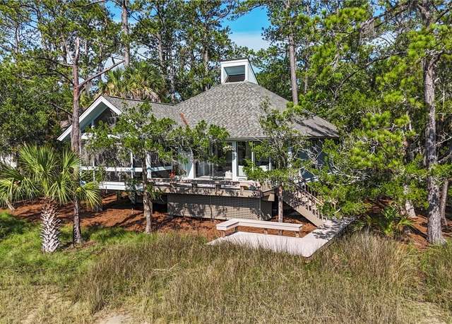 Property at 11 Palm Isle Ct, Hilton Head Island, SC 29926, 2 beds, 2 baths