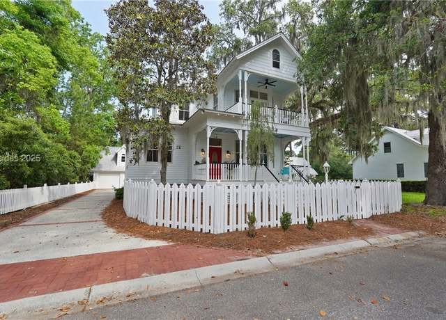 Property at 12 Sheffield Ct, Beaufort, SC 29907, 4 beds, 4 baths