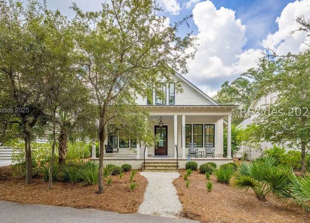 Property at 424 Corley St, Bluffton, SC 29910, 4 beds, 4.5 baths