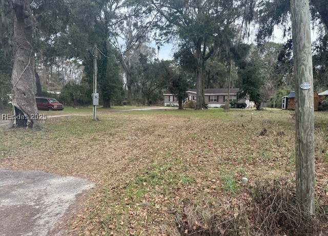 Property at 32 Glaze Dr, Beaufort, SC 29906