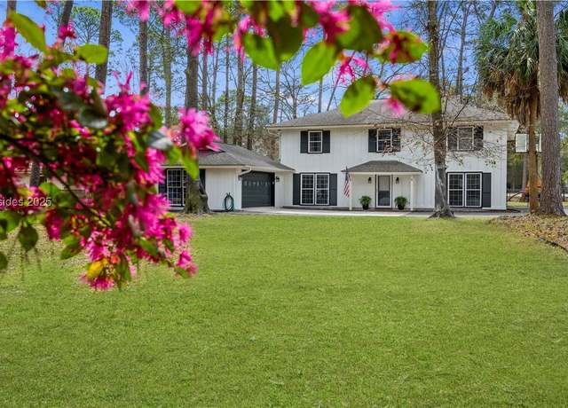 Property at 19 Pickens St, Beaufort, SC 29907, 4 beds, 3 baths