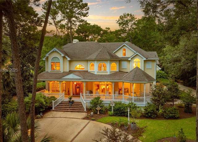 Property at 4 Saint Johns Pl, Hilton Head Island, SC 29928, 6 beds, 5.5 baths