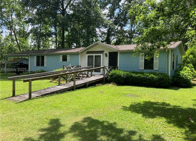 Property at 6591 Lowcountry Dr, Ridgeland, SC 29936, 3 beds, 2 baths