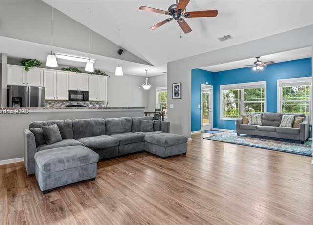 Property at 44 Wyndham Dr, Bluffton, SC 29910, 3 beds, 2 baths