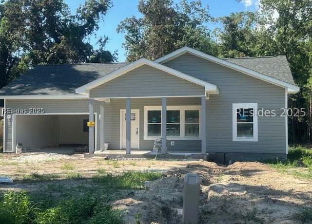 Property at 101 Bonaire Cir, Beaufort, SC 29906, 3 beds, 2 baths