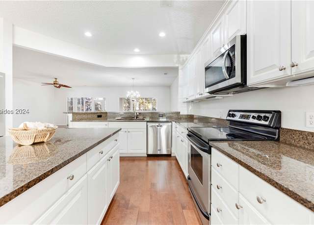 Property at 184 Hampton Cir, Bluffton, SC 29909, 2 beds, 2 baths