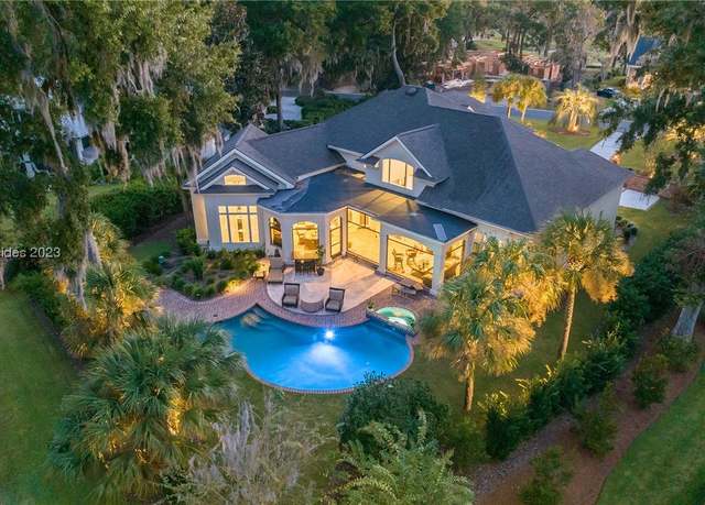 Property at 71 Inverness Dr, Bluffton, SC 29910, 4 beds, 5 baths