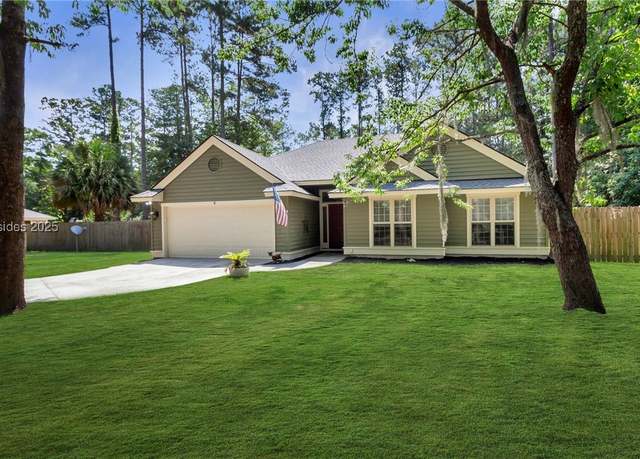 Property at 4 Grande Oaks Dr, Bluffton, SC 29910, 3 beds, 2 baths