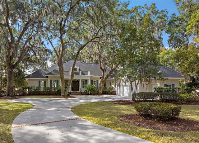 Property at 38 Inverness Dr, Bluffton, SC 29910, 5 beds, 4.5 baths