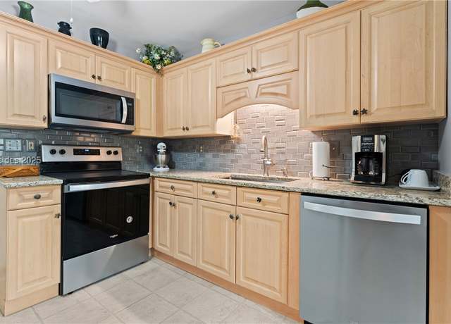 Property at 45 Folly Field Rd Unit 13K, Hilton Head Island, SC 29928, 2 beds, 2 baths