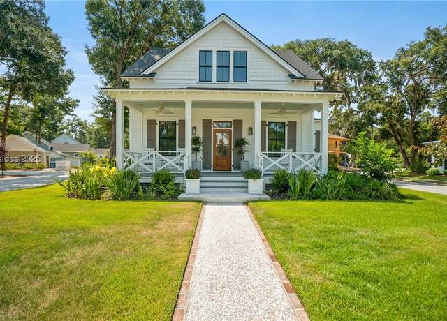 Property at 29 Veridian Park Dr W, Beaufort, SC 29907, 4 beds, 3 baths