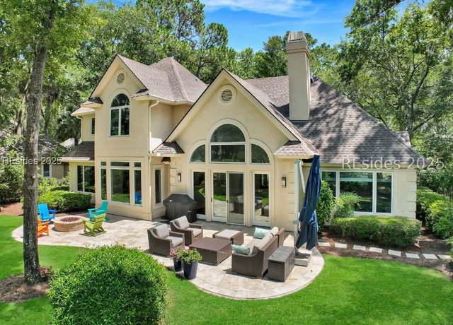 Property at 8 Shaftsbury Ln, Hilton Head Island, SC 29926, 4 beds, 4.5 baths