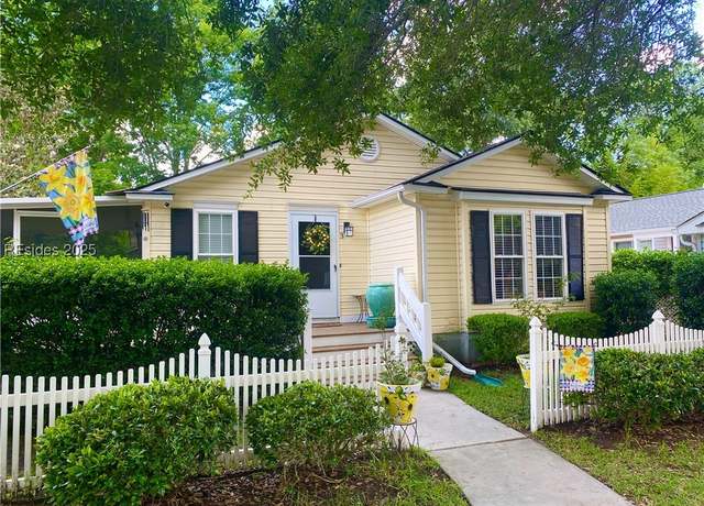 Property at 3 Shelterwood Ln, Bluffton, SC 29910, 3 beds, 2 baths