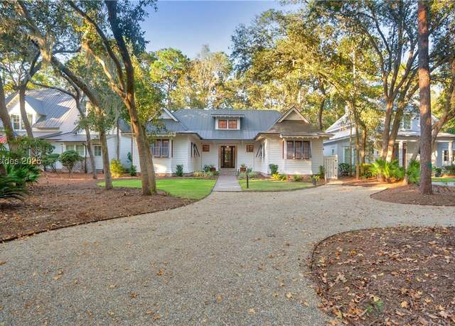 Property at 54 Blue Willow St, Bluffton, SC 29910, 3 beds, 3.5 baths