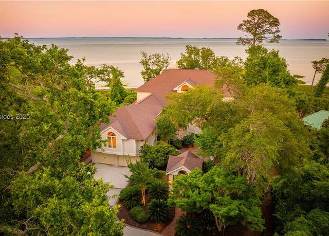 Property at 18 Oyster Shell Ln, Hilton Head Island, SC 29926, 5 beds, 6 baths