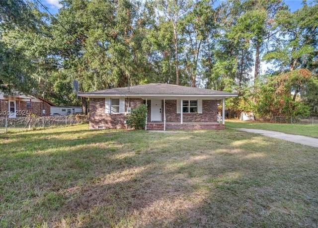 Property at 11 Big Rd, Beaufort, SC 29906, 3 beds, 1.5 baths