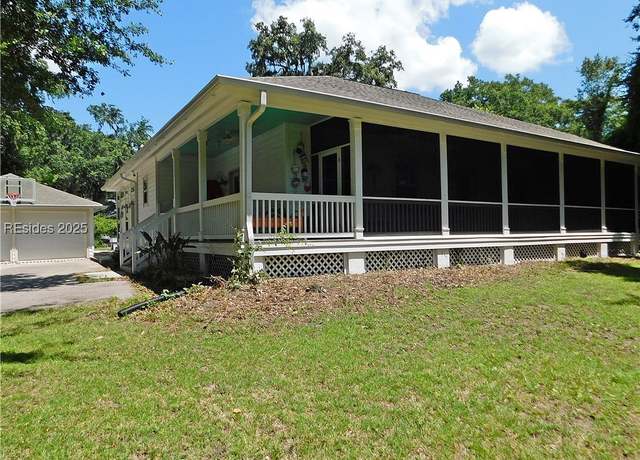 Property at 15 Palmetto Beach Dr, Bluffton, SC 29910, 3 beds, 2 baths