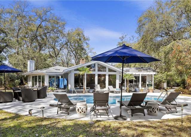 Property at 126 Coggins Point Rd, Hilton Head Island, SC 29928, 3 beds, 3 baths